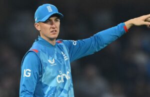 Scorecard: England vs Australia fifth ODI